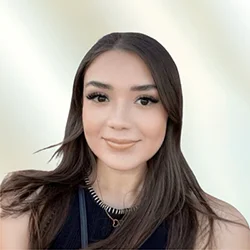 A headshot photo of Melissa